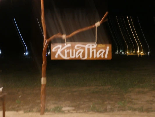 Kruathai tolles Restaurant am Strand